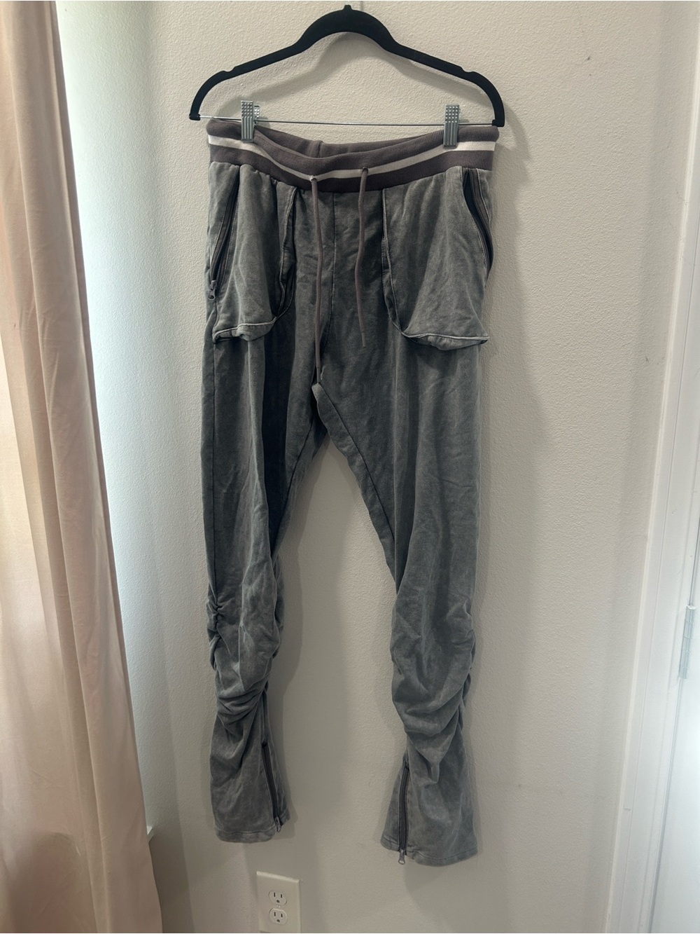 Men's Gray Drawstring Jogger Pants with Cargo Pockets